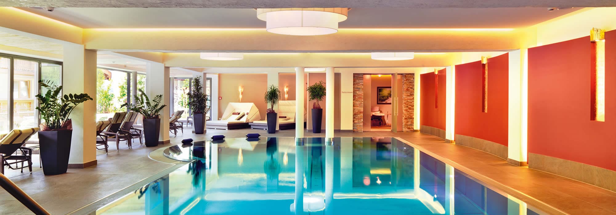 Wellness-Oase mit Hallenbad