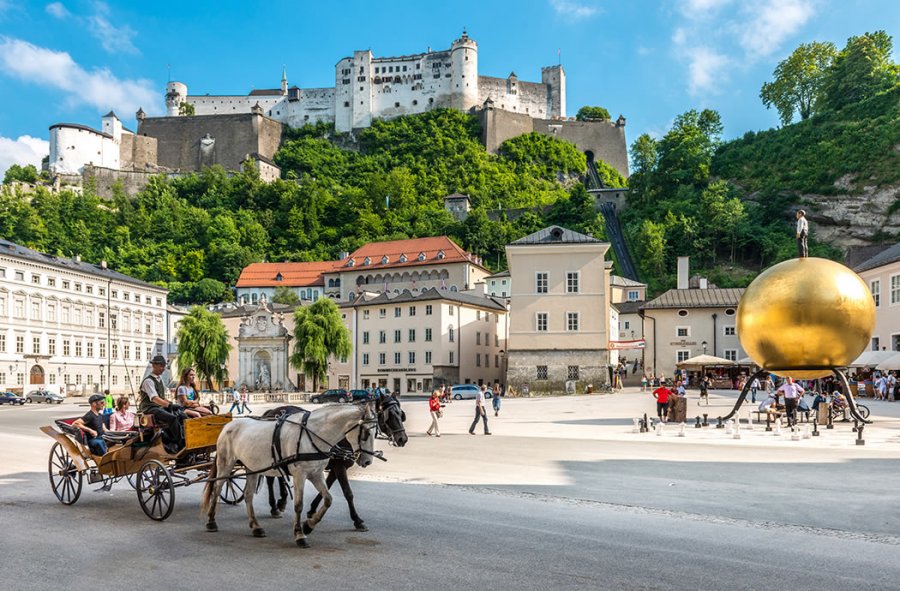 Festung Hohensalzburg vom Kapitelplatz aus gesehen